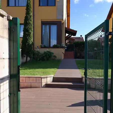 Con Jardin Ideal Familias En Cantabria