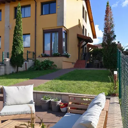 Con Jardin Ideal Familias En Cantabria Chalet *